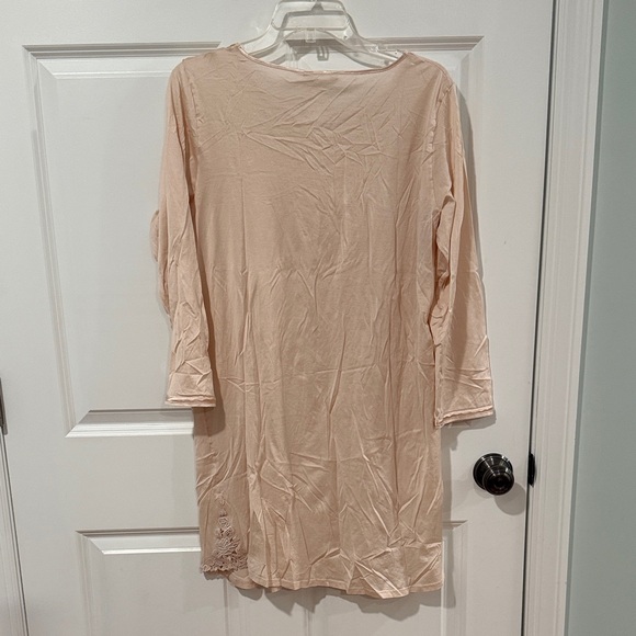 Hanro Long Sleeve Nightgown-Light Pink - Picture 3 of 11